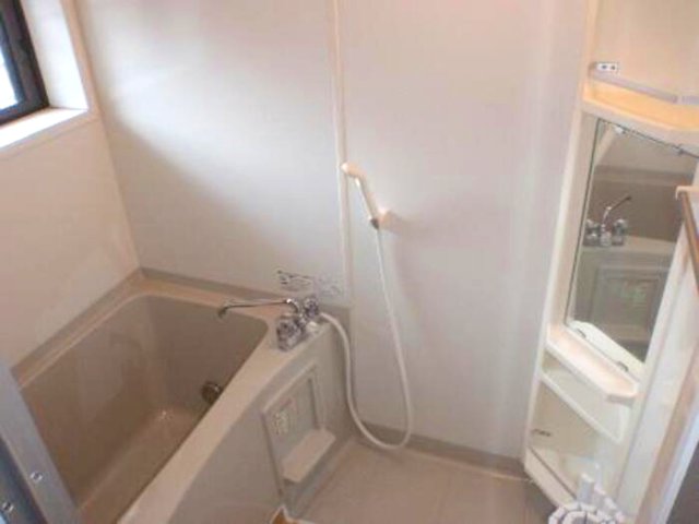 バス・シャワールーム　お風呂で日々の疲れを落としましょう