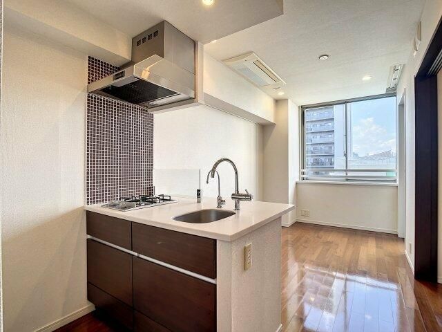 居室・リビング　こちらのリビングで趣味の時間をお楽しみください