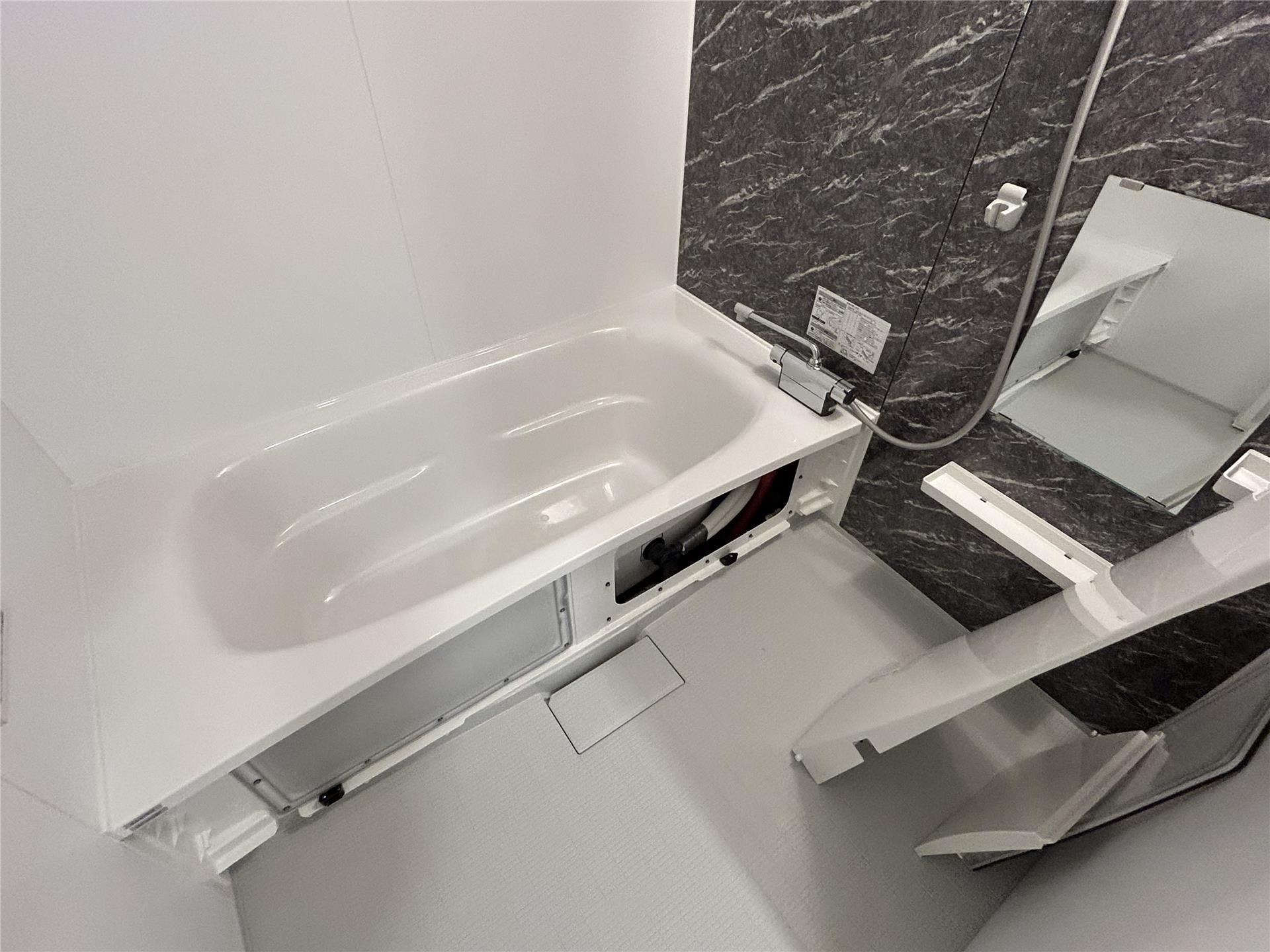 バス・シャワールーム　同タイプ反転写真です。