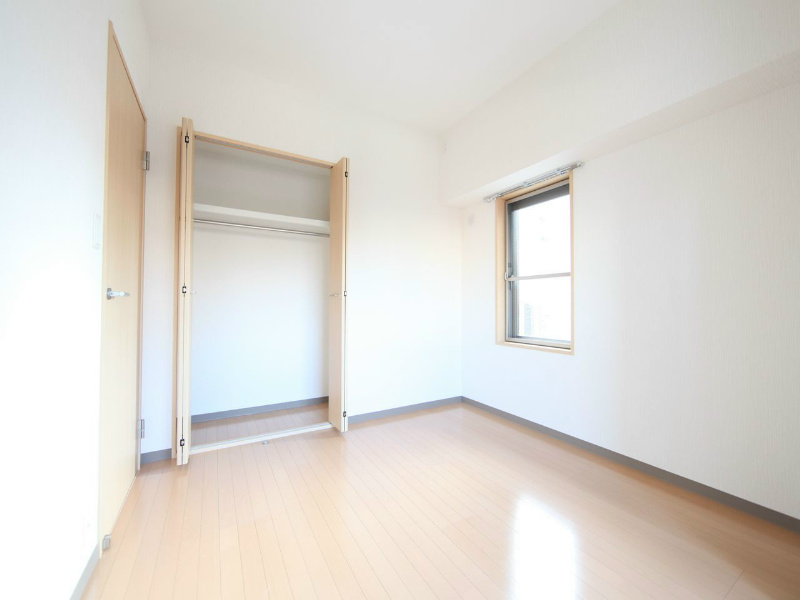 収納　北側洋室6帖　クローゼット（収納充実しています）