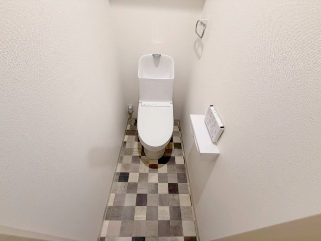 トイレ　綺麗なトイレにはウォシュレット標準装備です。