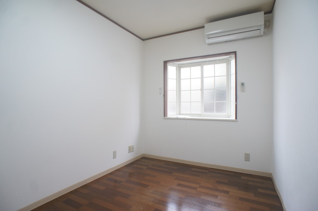 居室・リビング　人気の南向きなので暖かな日差しが入りますね♪