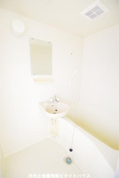 バス・シャワールーム　類似室内