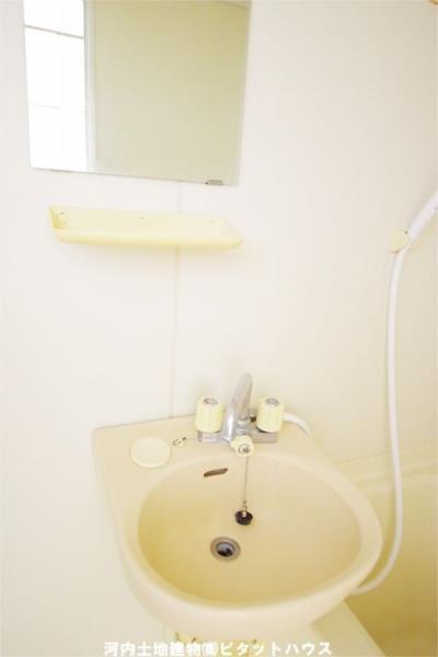 洗面設備　類似室内