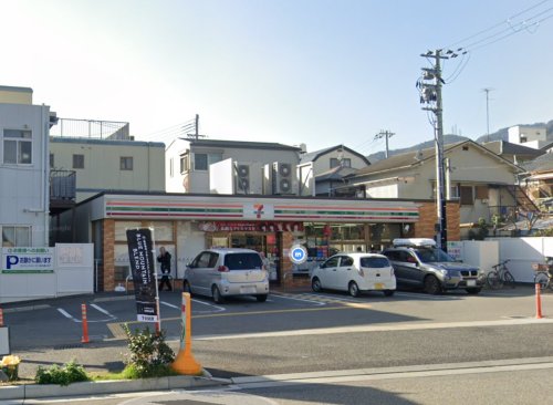 コンビニ　セブンイレブン 神戸篠原南町4丁目店（コンビニ）まで449m