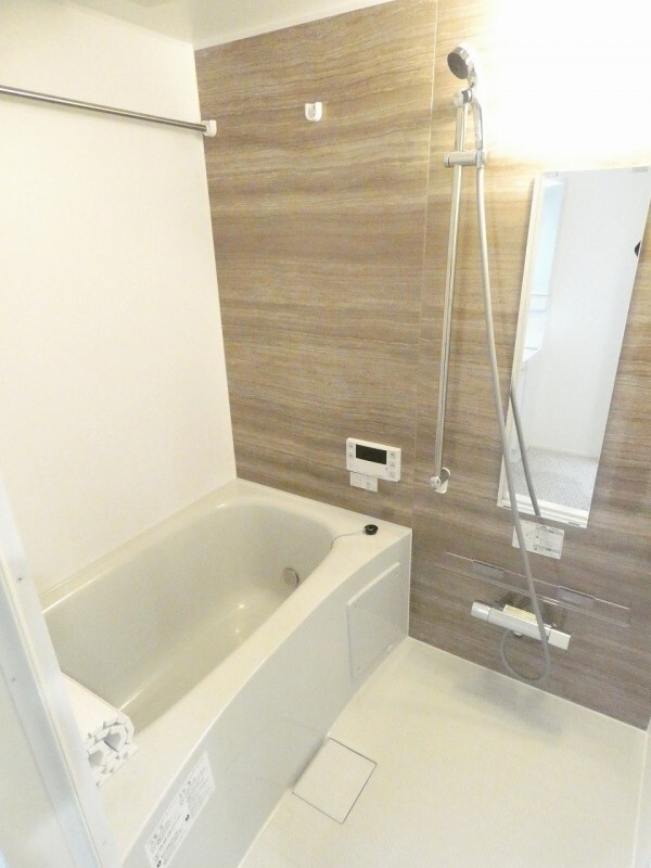 バス・シャワールーム　※こちらの写真は他部屋になり参考写真です