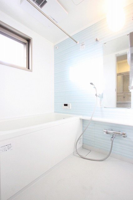 バス・シャワールーム　同物件別号室です。
