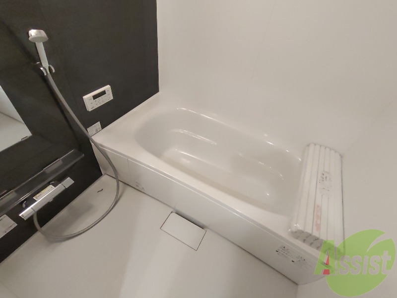 バス・シャワールーム　浴室は綺麗で追い焚きも付いて気持ちよくお過ごしいただけます。