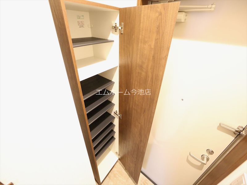 玄関　玄関（シューズボックス付）