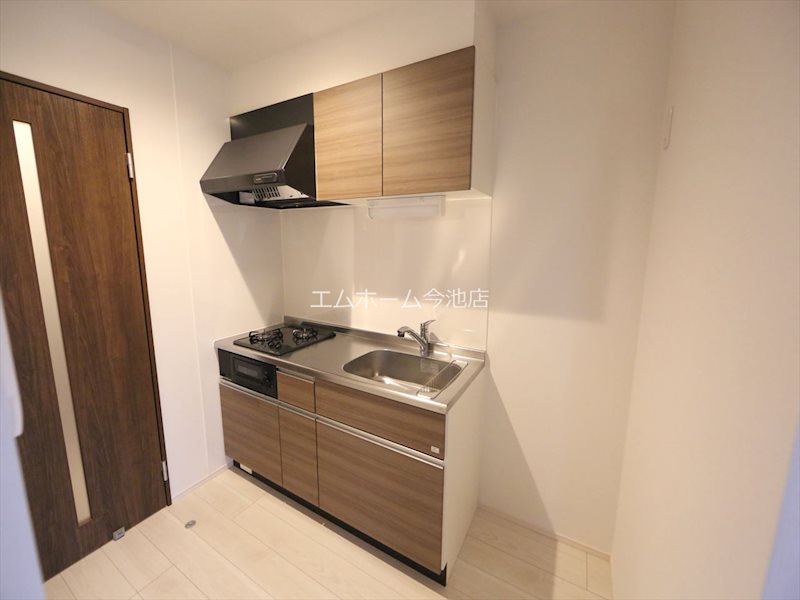 キッチン　システムキッチン（ガス2口コンロ付）