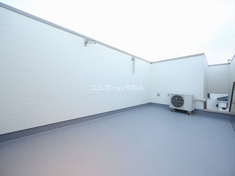 バルコニー　ルーフバルコニー