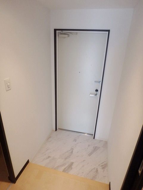 玄関　★お問い合わせはタウンハウジングまで★