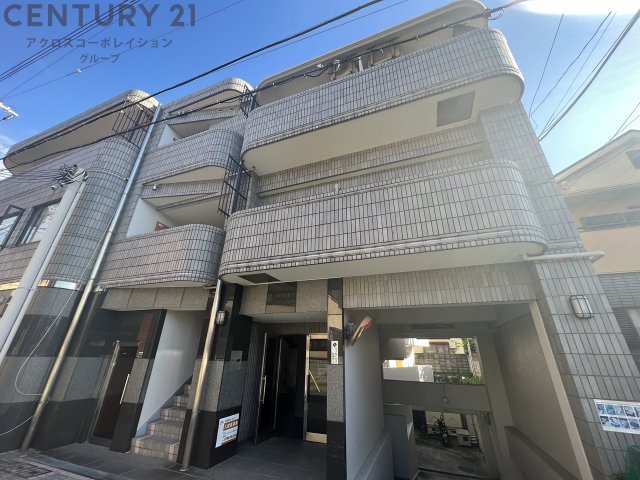 建物外観　敷地内に駐車場あり！