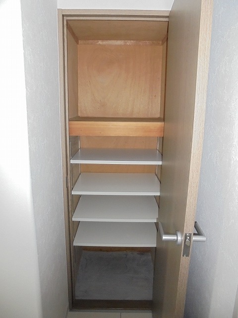 収納　（別部屋参考写真です）