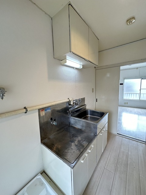 キッチン　別部屋参考写真です