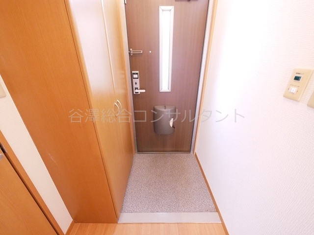 玄関　ミラー付きシューズボックス