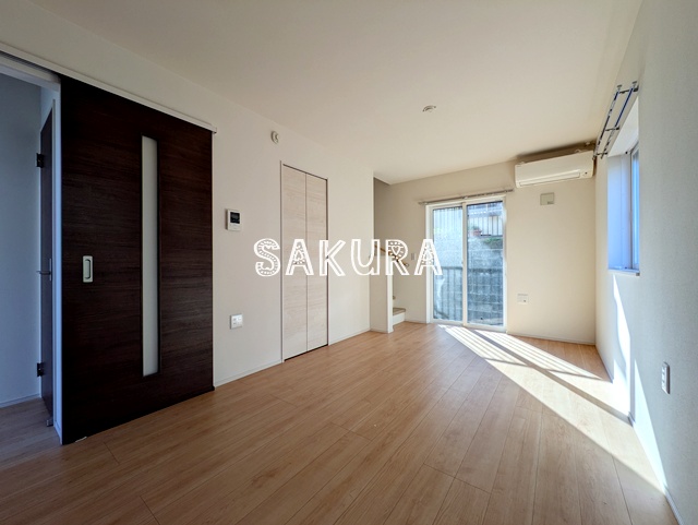 居室・リビング　開放感のあるゆったりとしたお部屋です♪