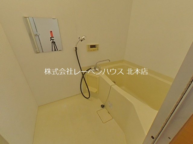 バス・シャワールーム　これからクリーニング入ります