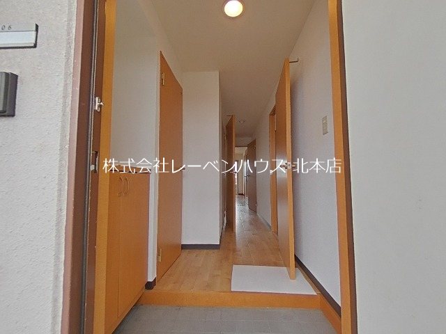 玄関　これからクリーニング入ります