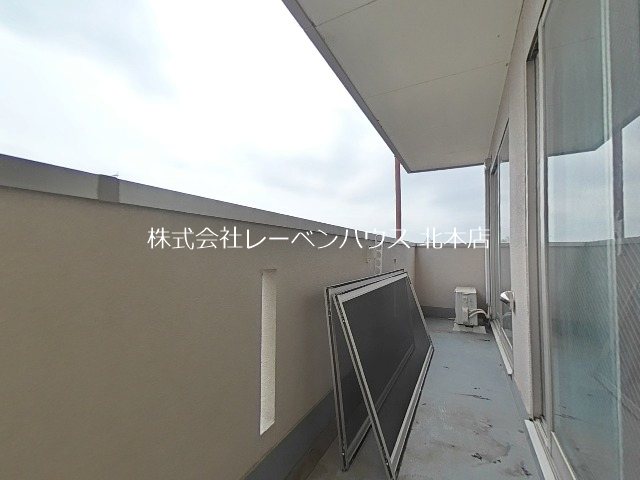 バルコニー　これからクリーニング入ります