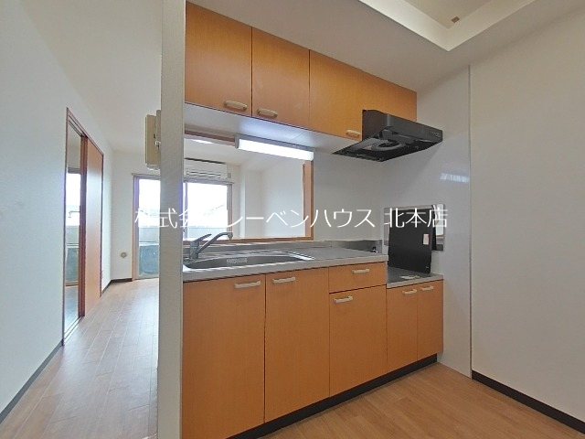 キッチン　これからクリーニング入ります