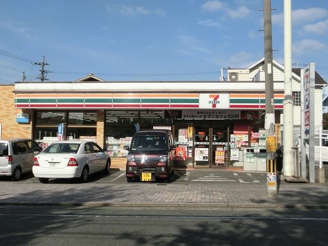 コンビニ　セブンイレブン戸畑新池2丁目店（コンビニ）まで550m