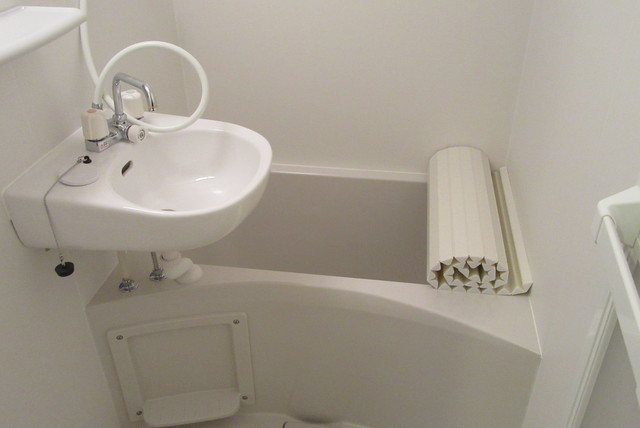 バス・シャワールーム　バスルームです。