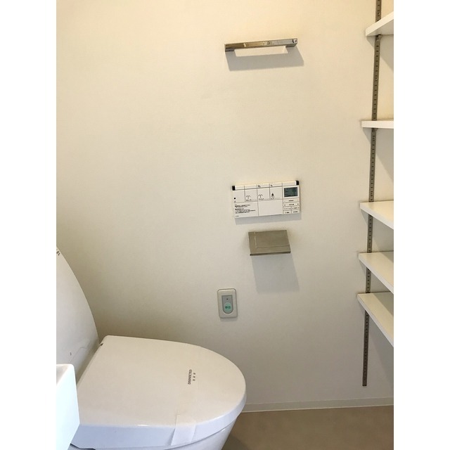 トイレ　同タイプ・別部屋画像