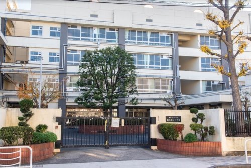 中学校　江東区立第二南砂中学校（中学校）まで758m