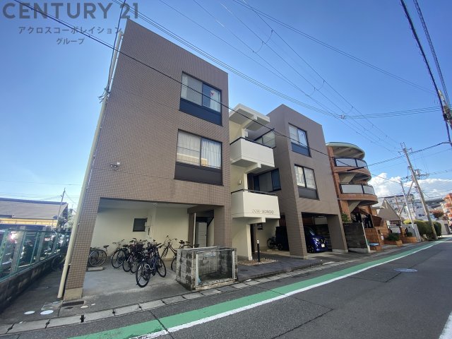 建物外観　オートロック完備で安心のセキュリティ♪