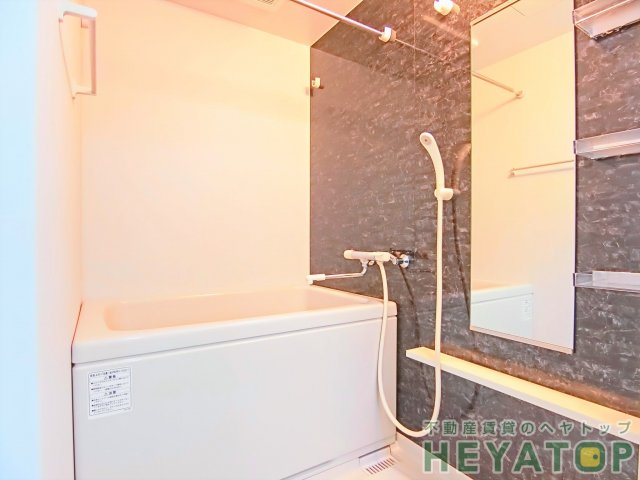 バス・シャワールーム　浴室乾燥機付きお風呂（同仕様写真）