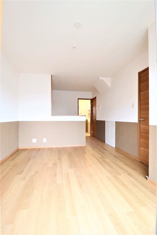 居室・リビング　約10帖のリビングはご家族の寛ぎの空間