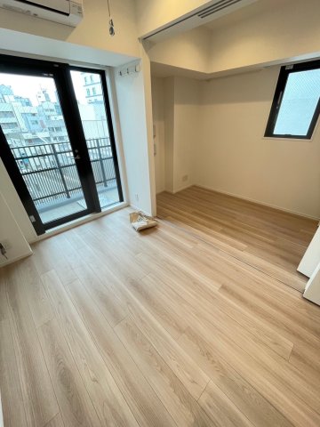 居室・リビング　写真と現況が異なる場合は現況を優先いたします。