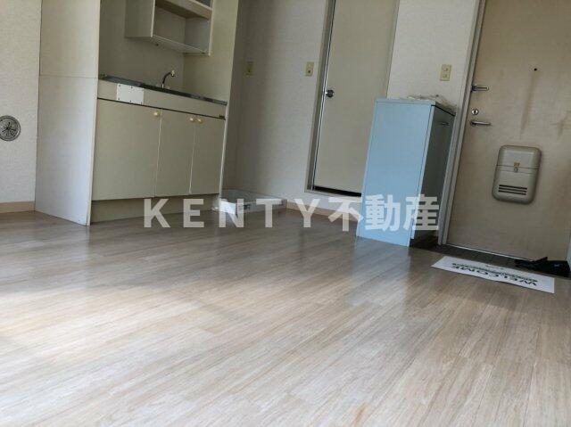 居室・リビング　こちらの居間で趣味の時間をお楽しみください