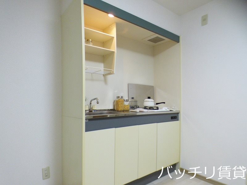 キッチン　※写真は同マンションの別号室の為、現状を優先します。