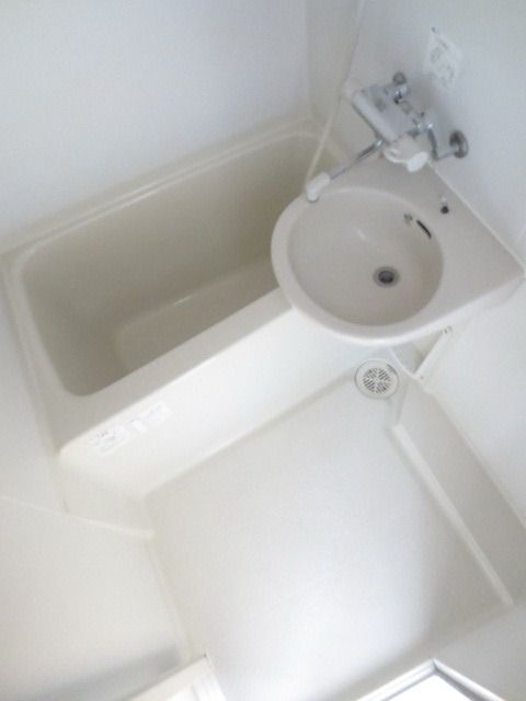 バス・シャワールーム　★清潔感のあるバスルームです★