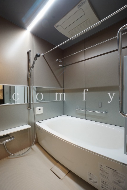 バス・シャワールーム　バスルーム