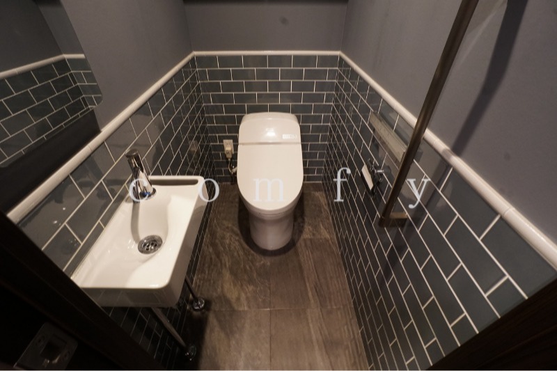 トイレ　タイルがお洒落なトイレ