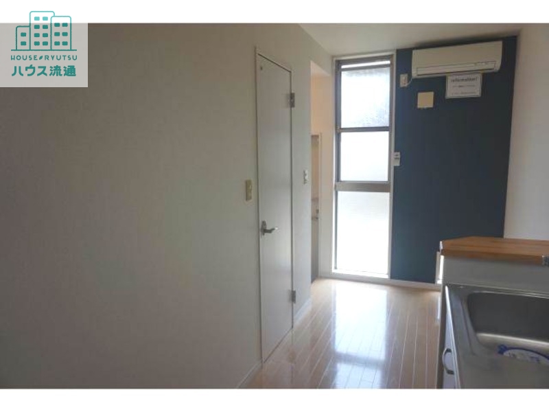 居室・リビング　※別号室の写真です