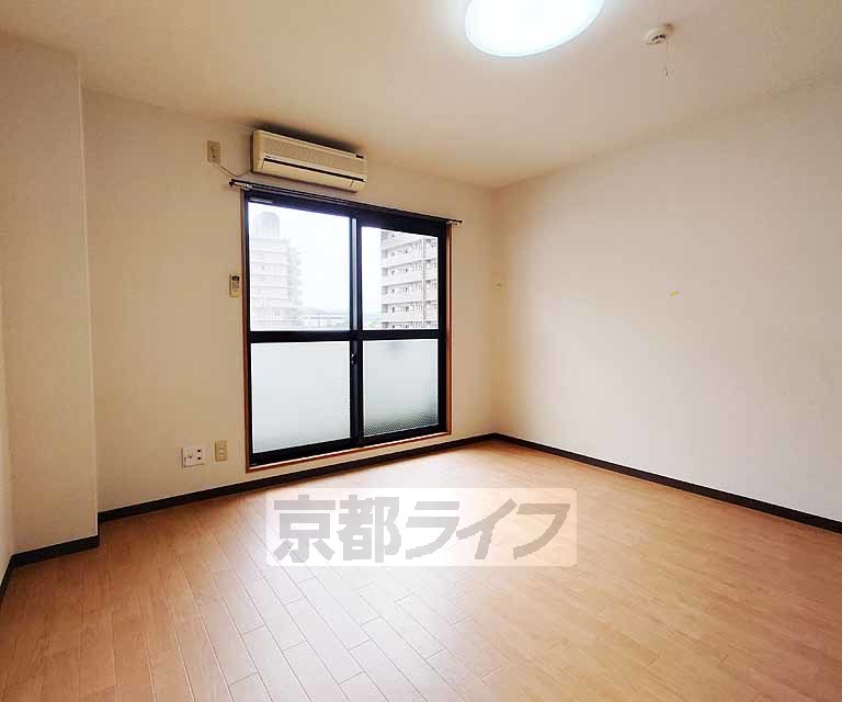 居室・リビング　綺麗なフローリングのお部屋