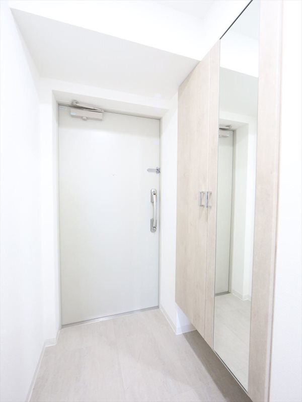 玄関　玄関　シューズボックス付き（収納充実してます）