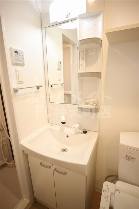 洗面設備　便利な独立洗面所です