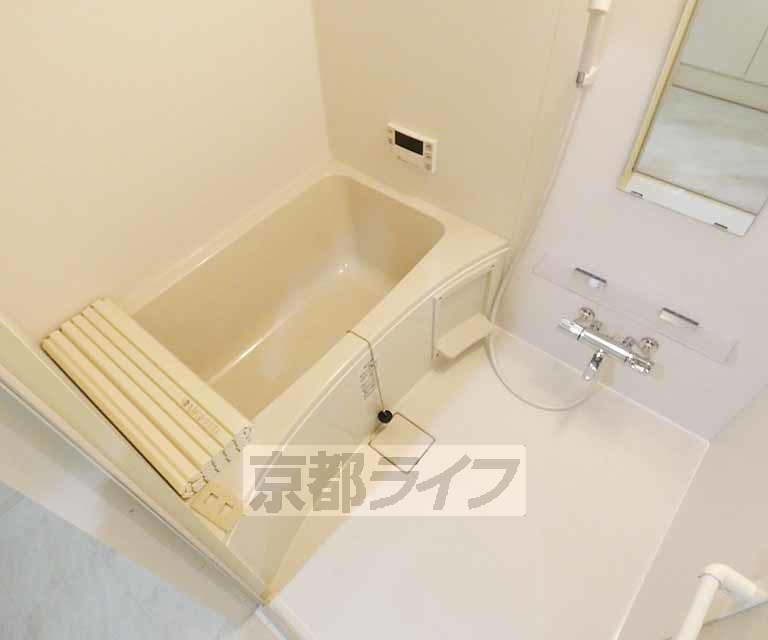 バス・シャワールーム　水周りは新調しています