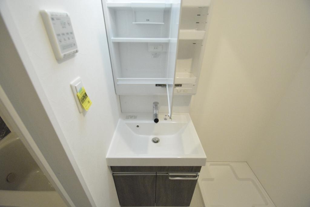 洗面設備　洗髪洗面化粧台