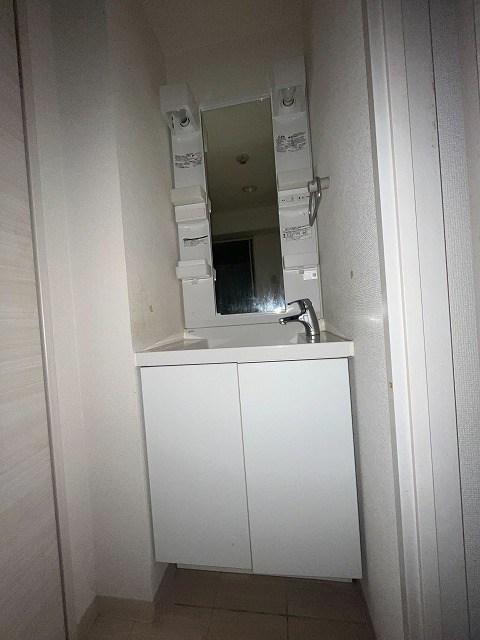 洗面設備　同物件、別号室のものです。