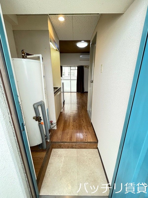 玄関　別号室タイプの為、現状を優先致します。