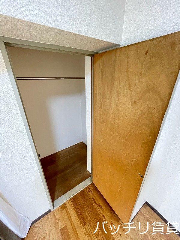 収納　別号室タイプの為、現状を優先致します。