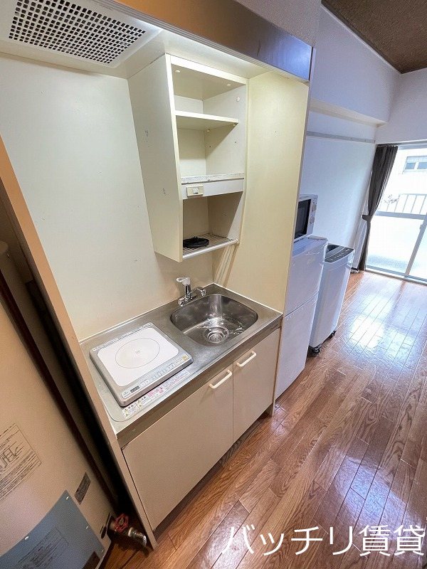 キッチン　別号室タイプの為、現状を優先致します。