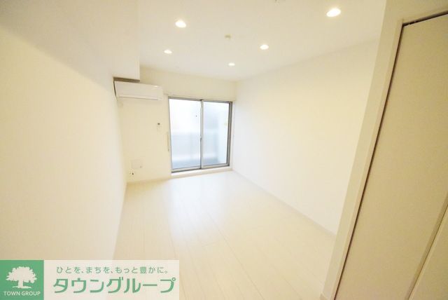 居室・リビング　白基調の綺麗なお部屋