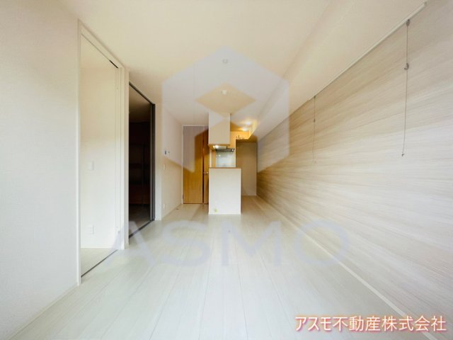 居室・リビング　同マンション別部屋参考写真